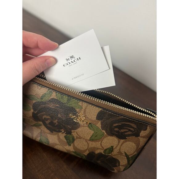 Coach  Large Wristlet Signature Canvas with Camo Rose Floral Print NWT - Picture 13 of 16